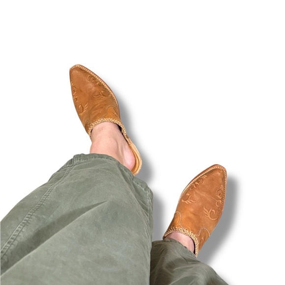 LIBERTY Black Brown Embroidered Leather Mules Size 9.5 - Picture 9 of 11